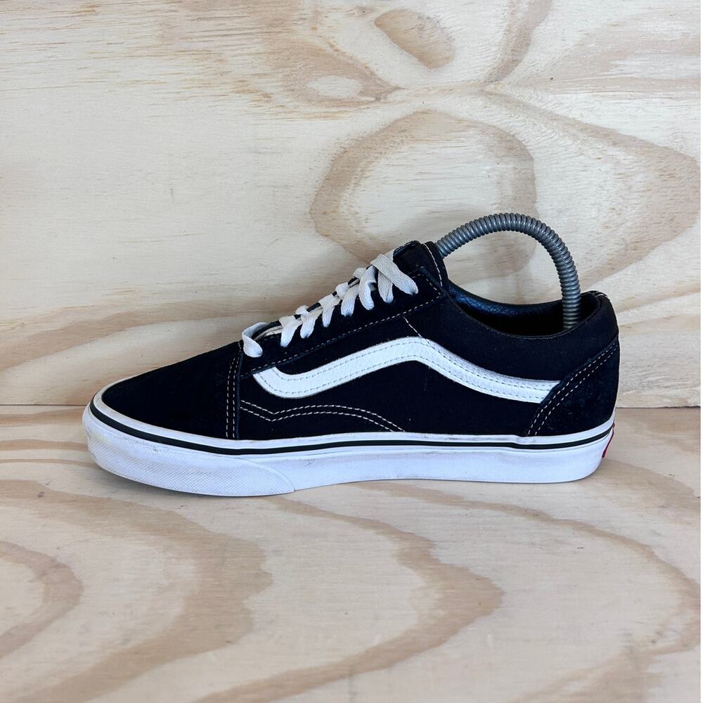 Vans Women's Black Old Skool Low-Top Sneakers - Picture 4 of 9